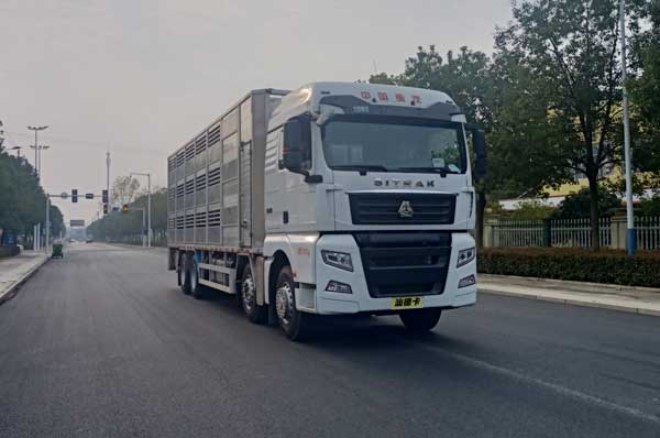 龙星汇牌HLV5316CCQZZ6型畜禽运输车
